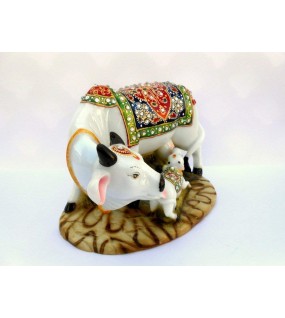 Cow And Calf Handcrafted Showpiece